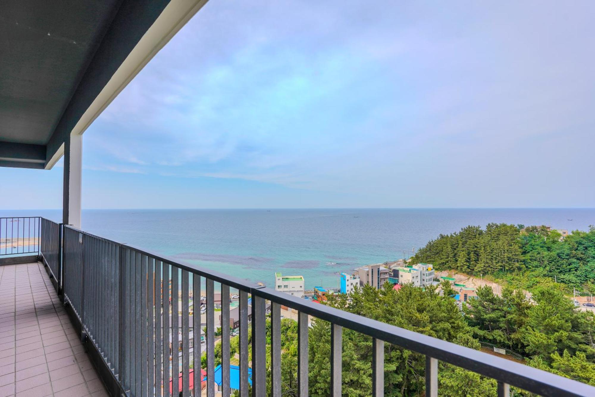 Hotel More Than Sokcho Exterior foto